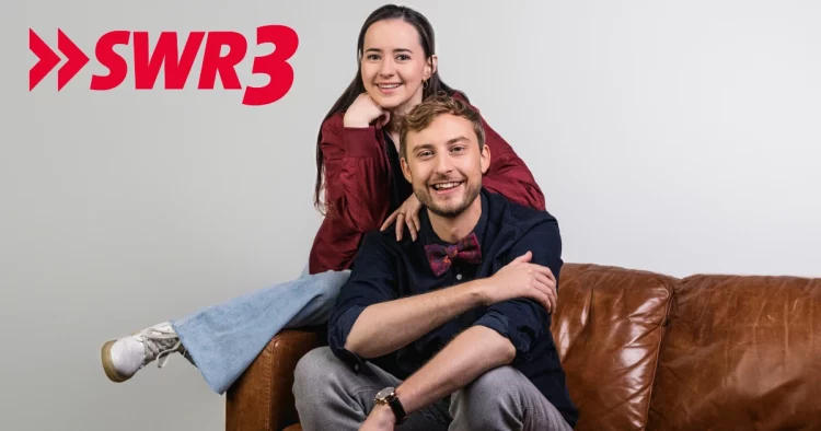 Rebekka de Buhr und Constantin Zöller von der SWR3 Morningshow spielen ab Montag "Ruhm oder Reinfall - das große SWR3 Land-Battle"  (Bild: © SWR)