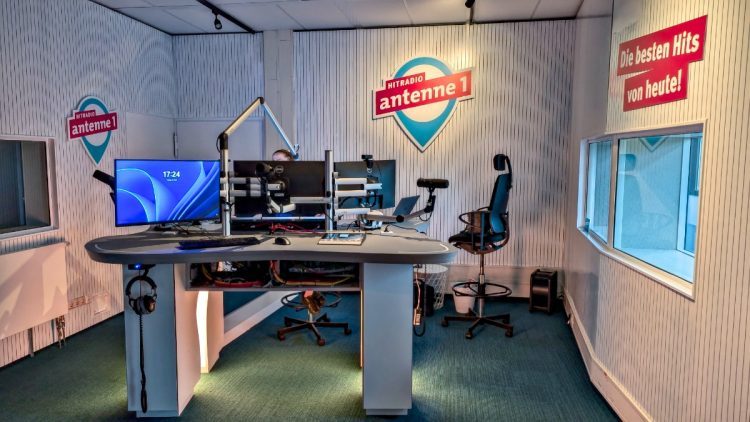 Das neue Studio von Hitradio antenne1 (Bild: © antenne 1)