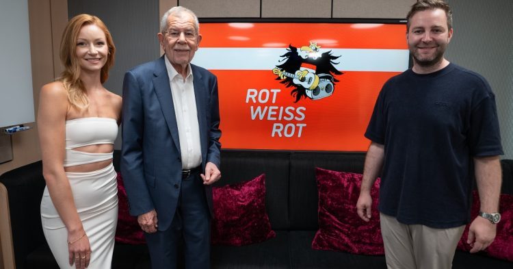 Bundespräsident Alexander van der Bellen startet Radio ROT WEISS ROT (© Bild: kronehit)