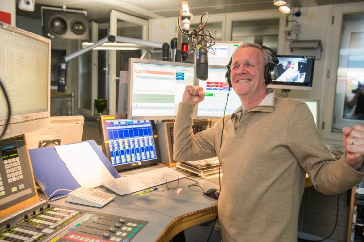 Fritz Egner 2013 im Studio beim BAYERN 3-Kultabend (Bild: © BR Ralf Wilschewski)