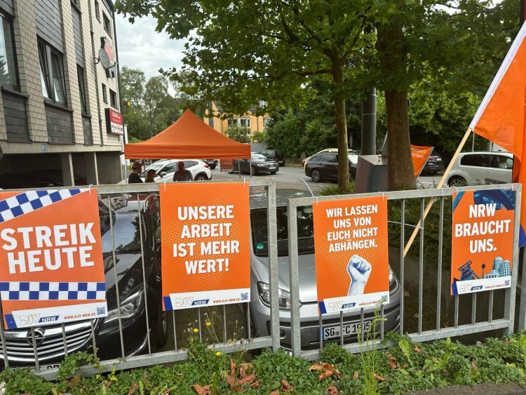 Warnstreik bei Radio RSG (Bild: © DJV NRW)