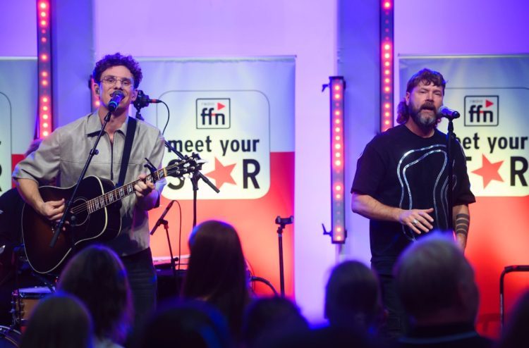 ffn macht aus „Meet Your Star“ ein unvergessliches „Meet Your Stars“: Rea Garvey und Kamrad begeistern im ffn-Funkhaus (Bild: ffn)